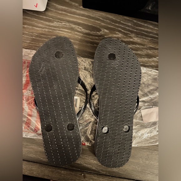 Havaianas Leopard Print Flip Flops - Picture 4 of 4